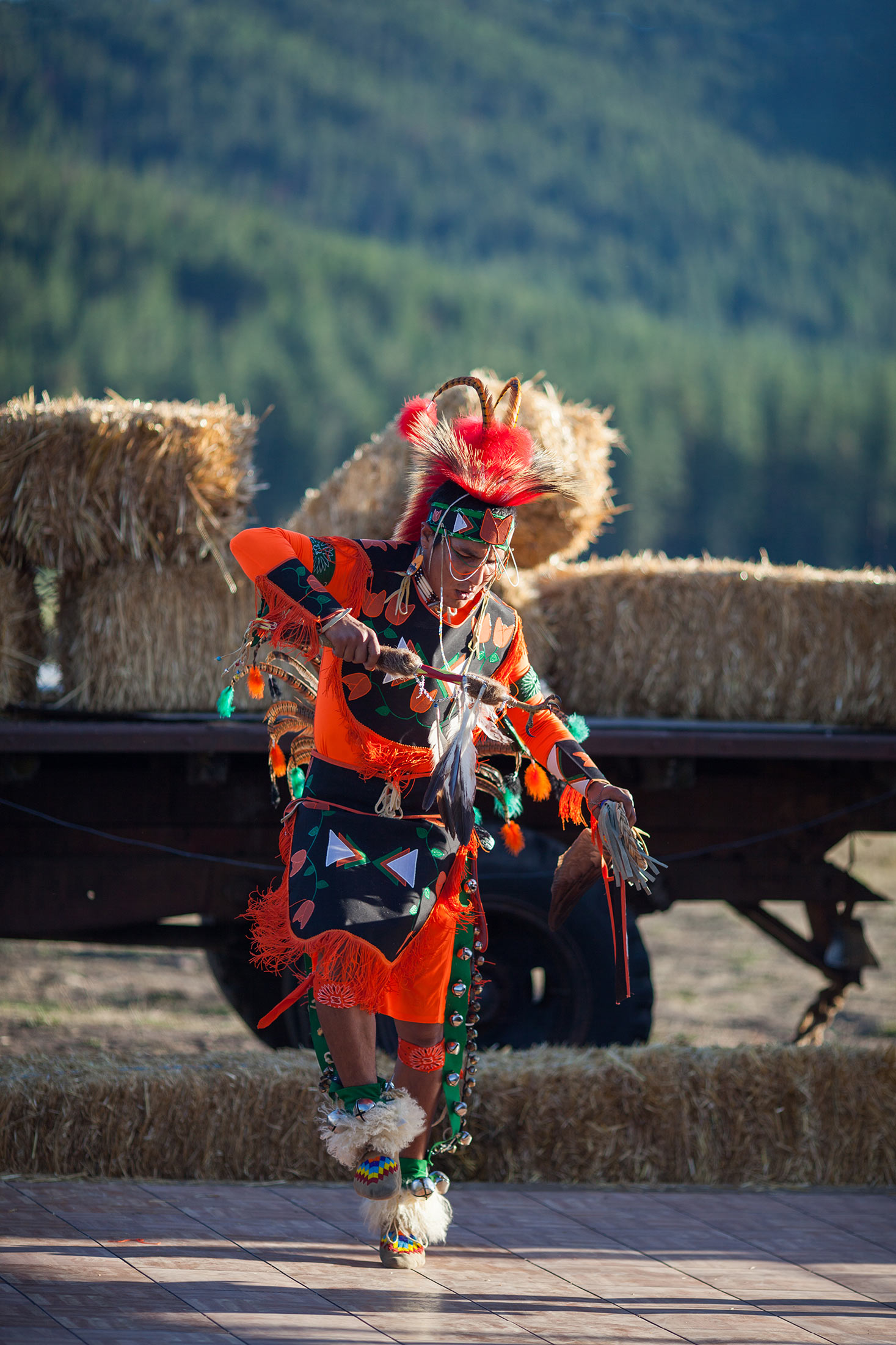 Native American dancing and drumming at Z5 Ranch chuckwagon dinner